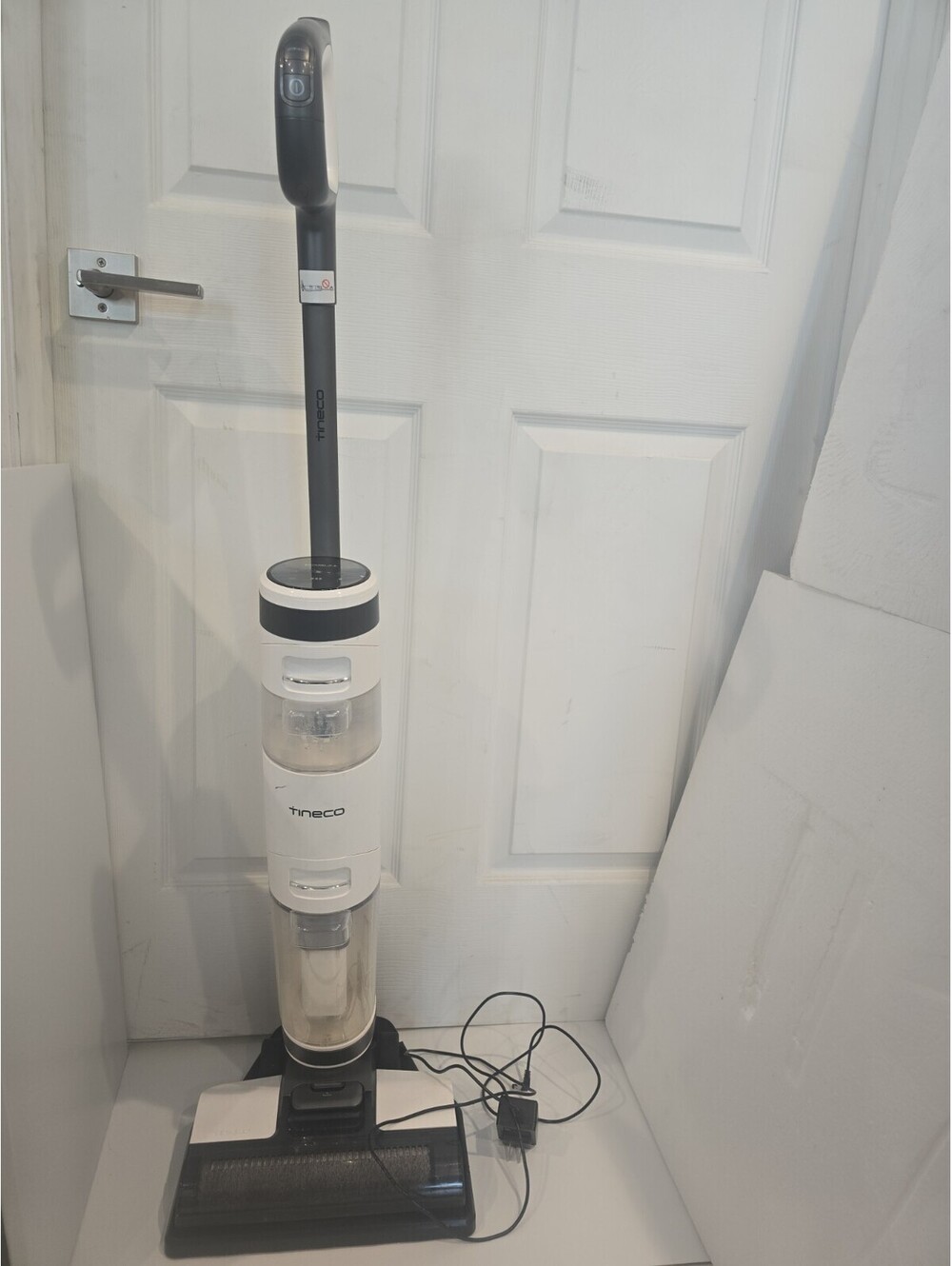 Tineco Cordless Wet Dry Floor Washer 21.6V 220W IPX4 Self-Propelled + Charger